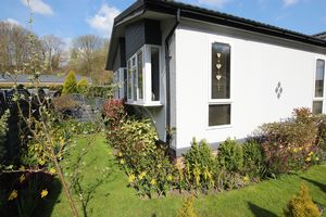 SIDE GARDEN - click for photo gallery